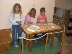 Gruppenarbeit im Flur